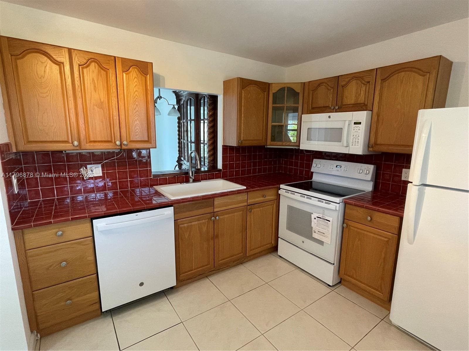 3750 NE 169th St 408 photo 8