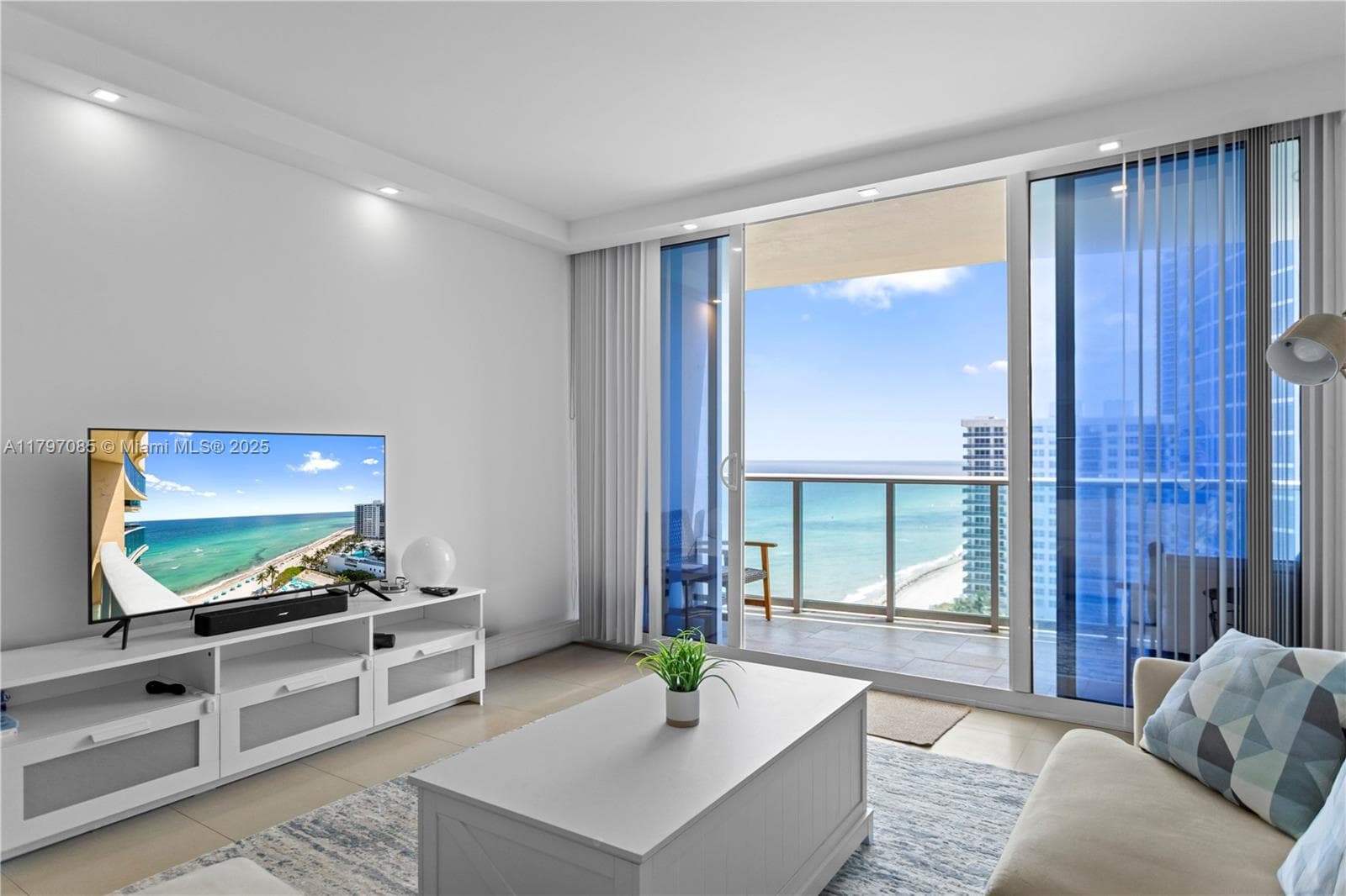 2501 S Ocean Dr 1614 photo 9