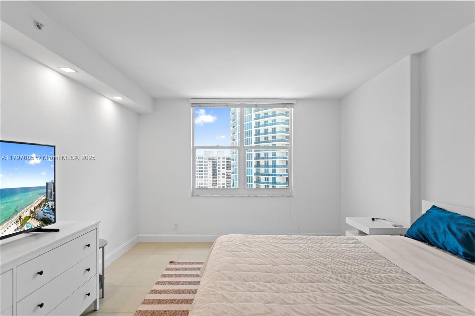 2501 S Ocean Dr 1614 photo 14