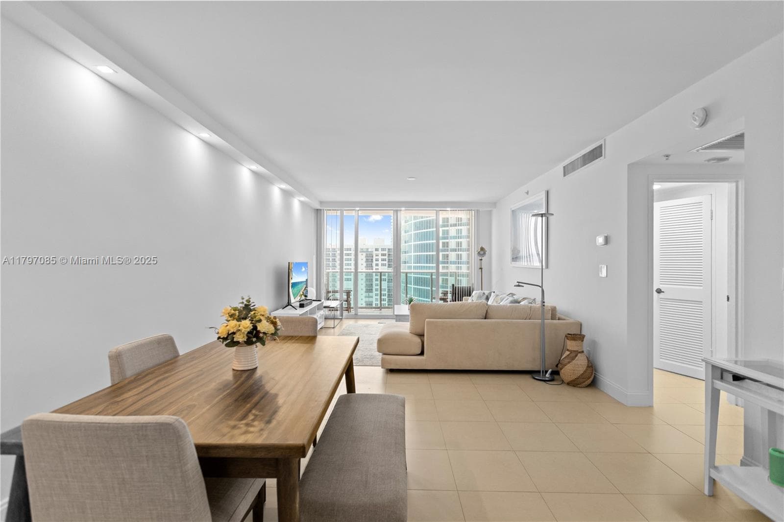 2501 S Ocean Dr 1614 photo 8