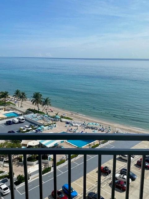 3180 Ocean Dr 1204 photo 2