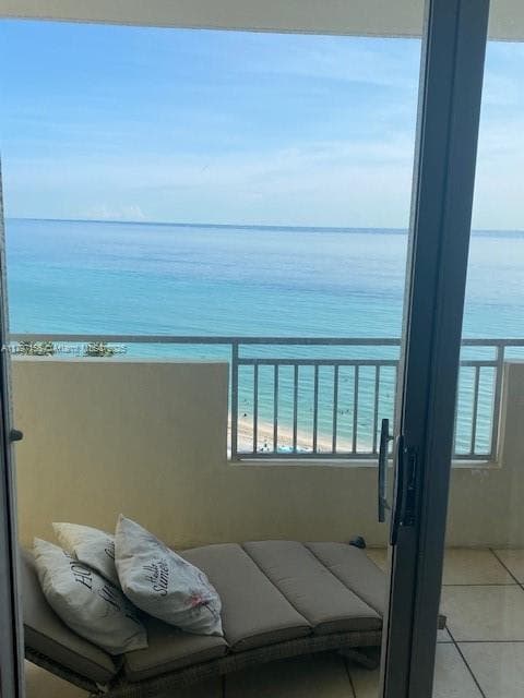 3180 Ocean Dr 1204 photo 4
