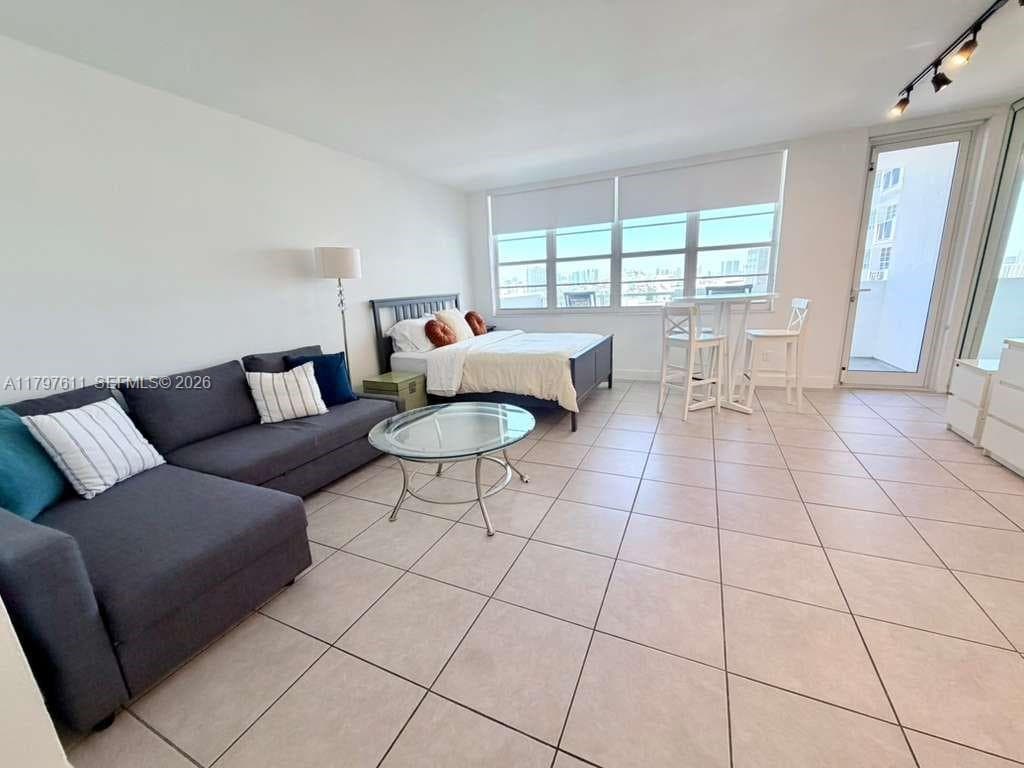 100 Lincoln Rd 1220 photo 1