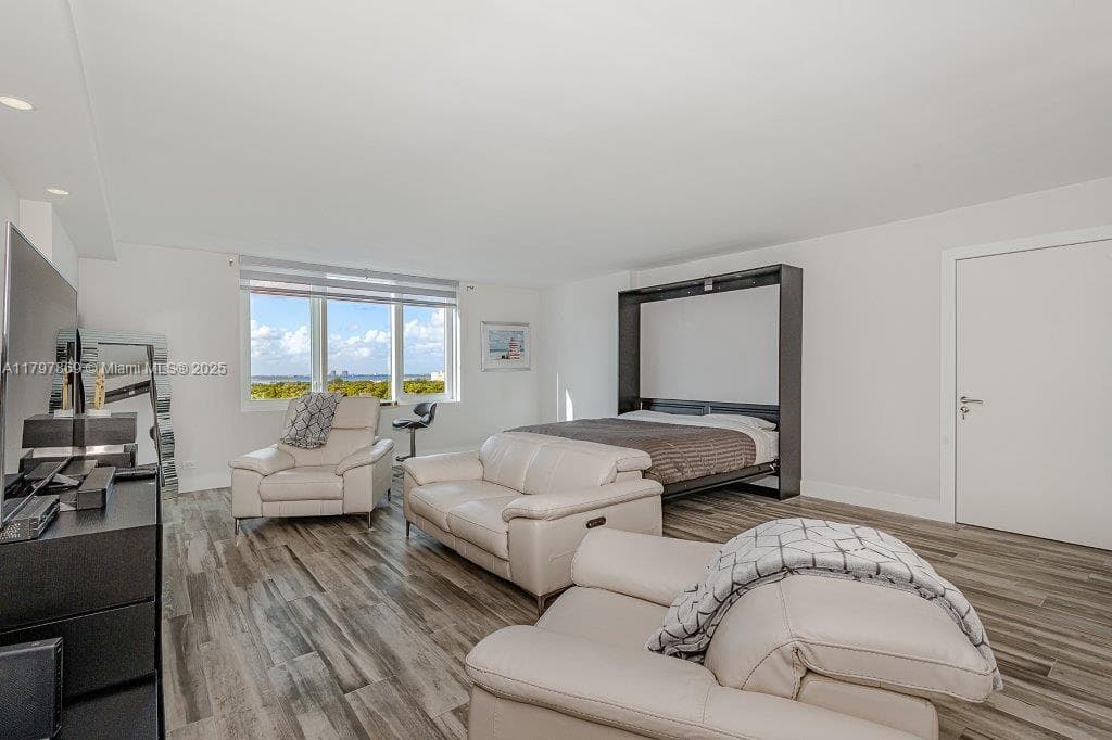 2301 Collins Ave 1532 photo 6