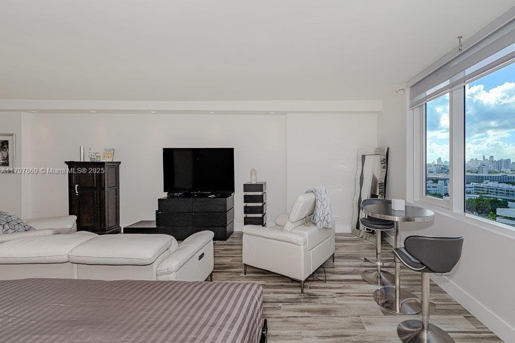 2301 Collins Ave 1532 photo 13