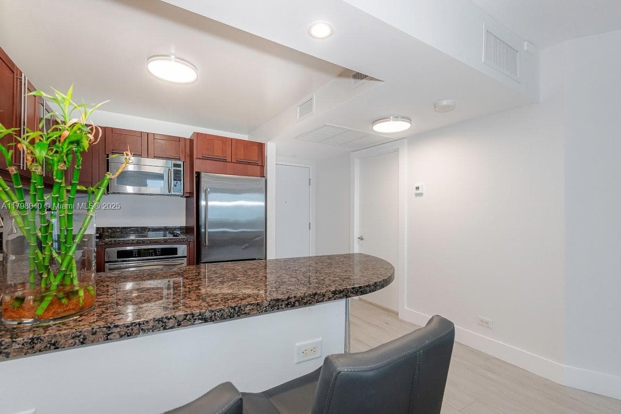 2301 Collins Ave 1531 photo 16
