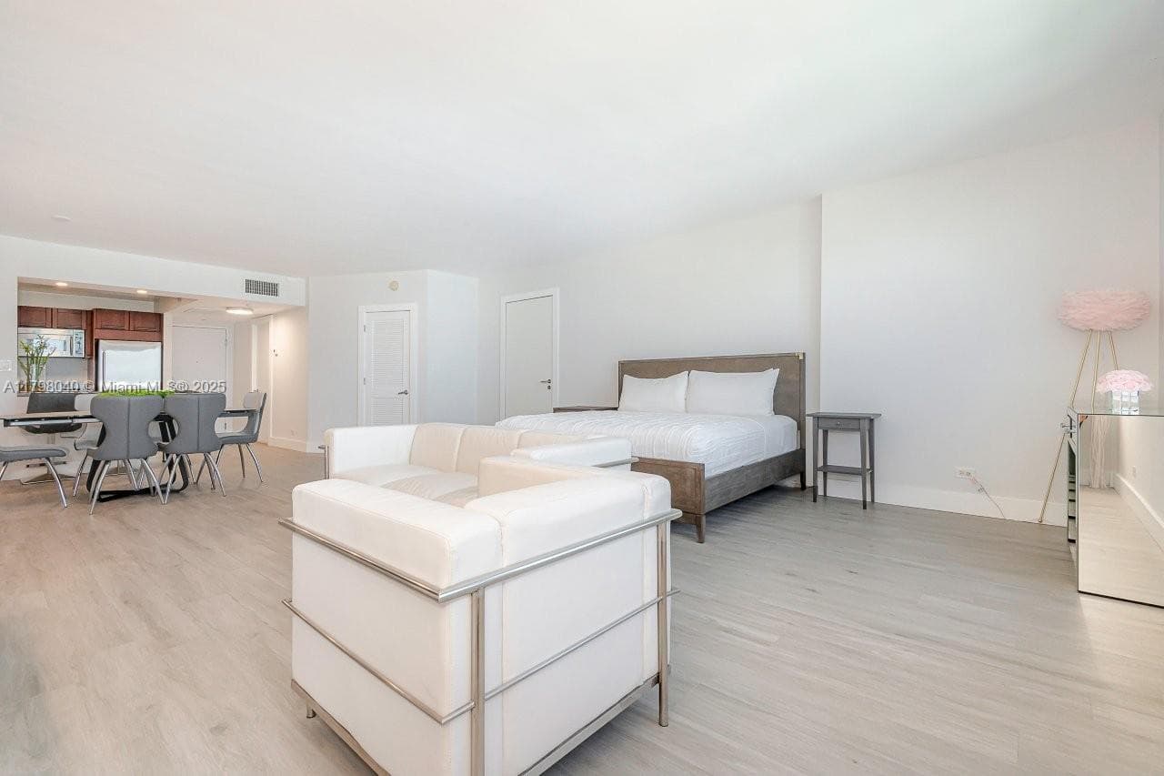 2301 Collins Ave 1531 photo 9