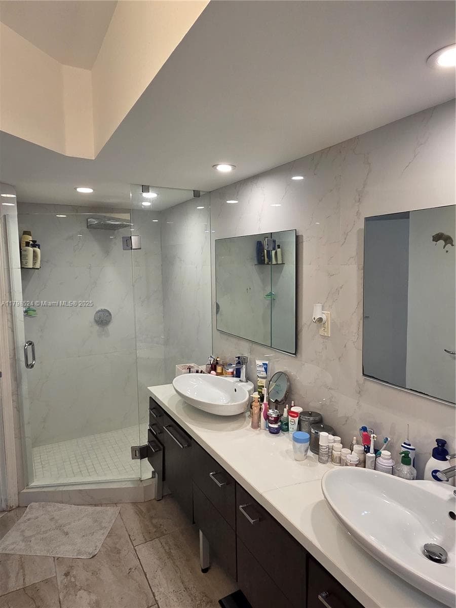 16425 Collins Ave 312 photo 16