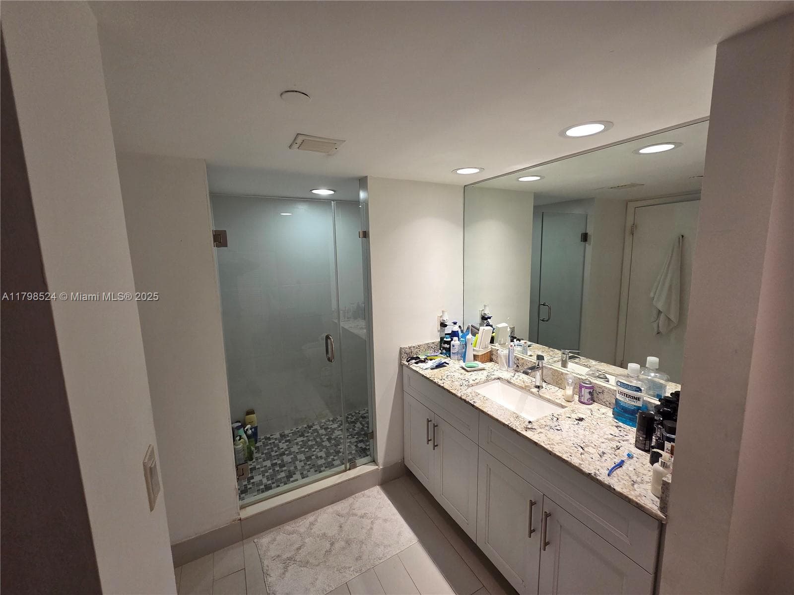 16425 Collins Ave 312 photo 21