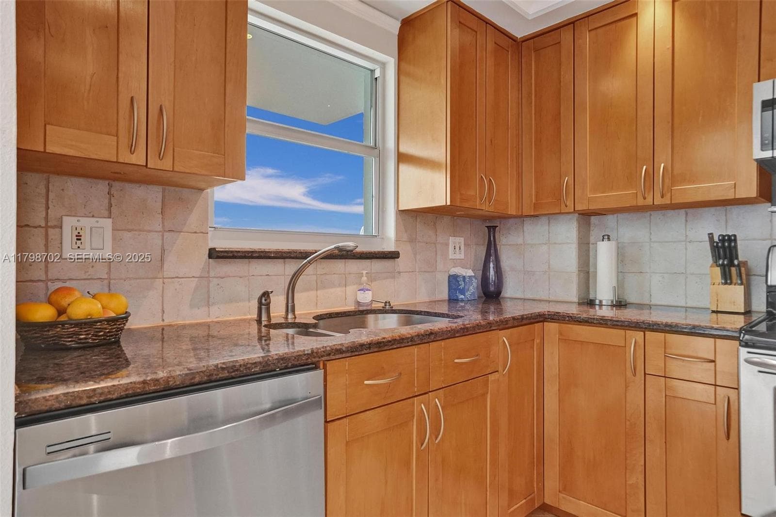 137 Golden Isles Dr 1105 photo 24