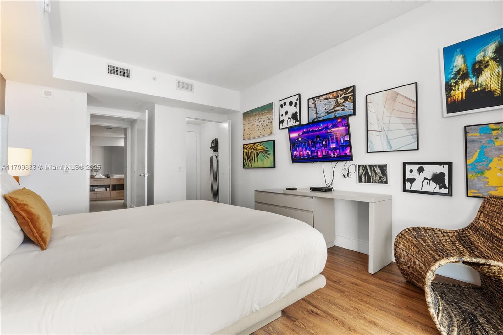4111 Ocean Dr 2307 photo 22