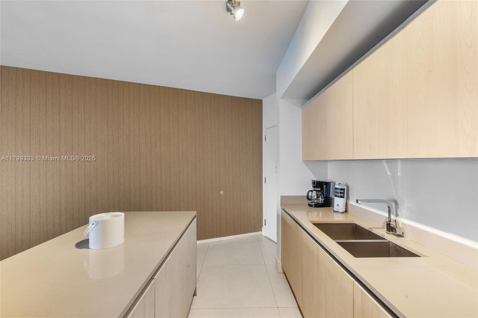 4111 Ocean Dr 2307 photo 5