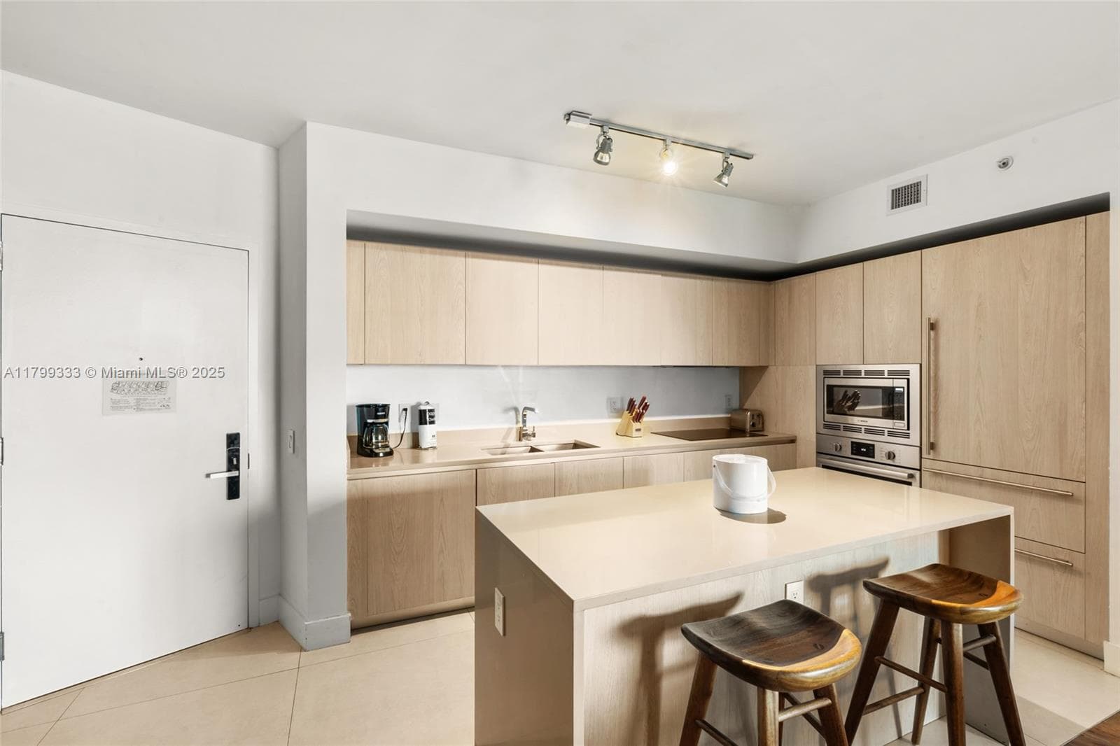 4111 Ocean Dr 2307 photo 8
