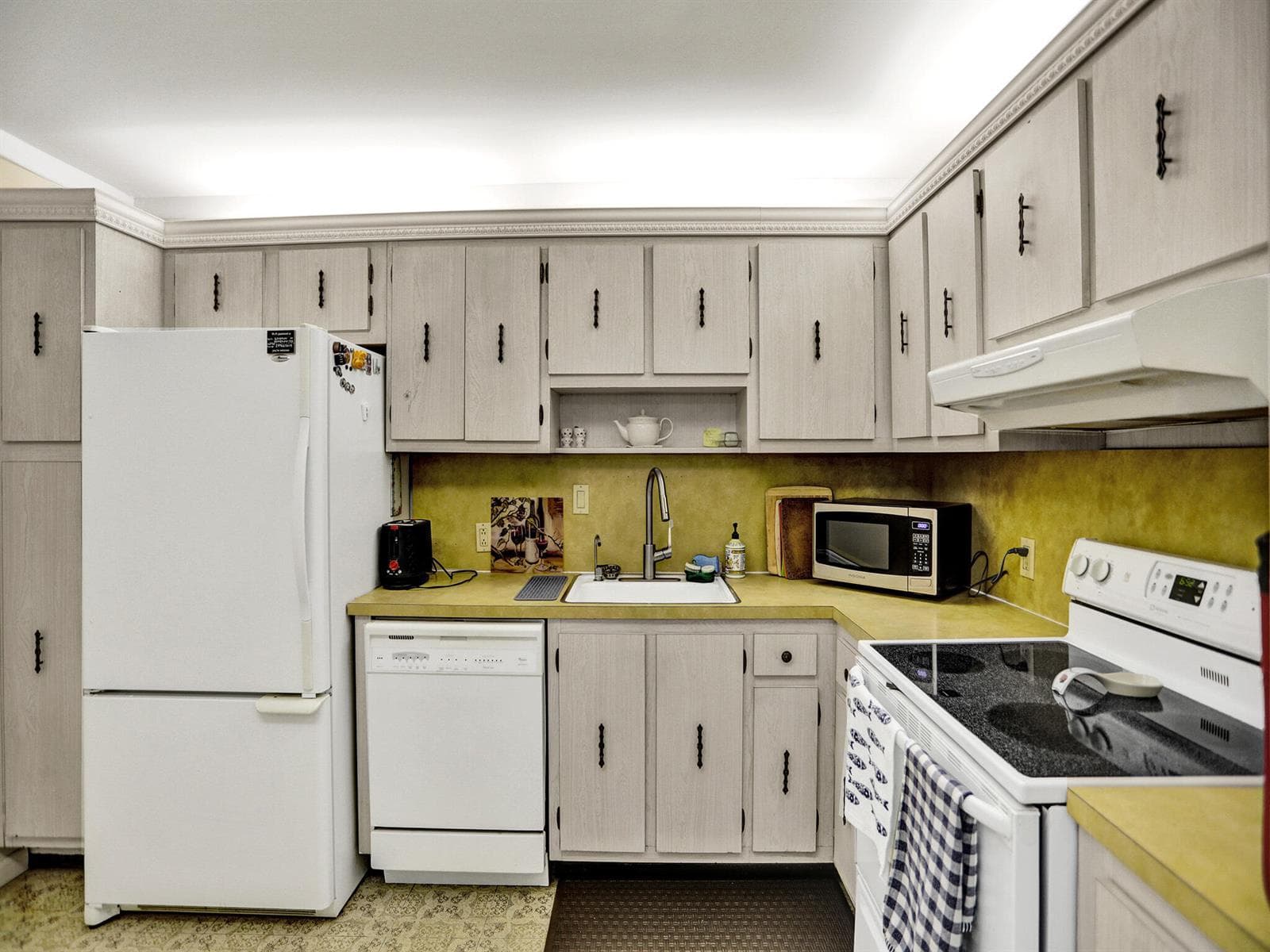 100 Bayview Drive 1125 photo 23