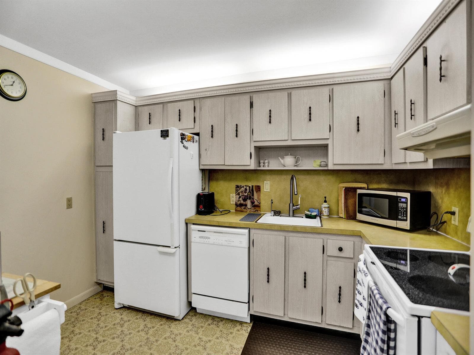 100 Bayview Drive 1125 photo 16