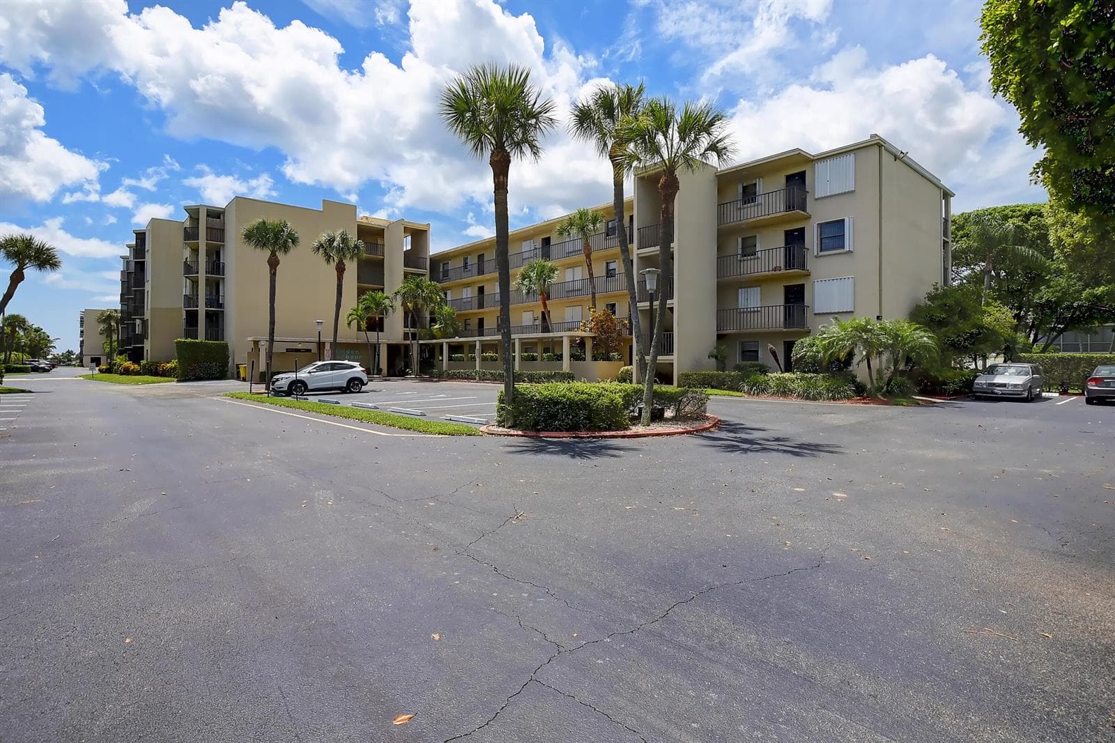 890 N Federal Highway 206 photo 2
