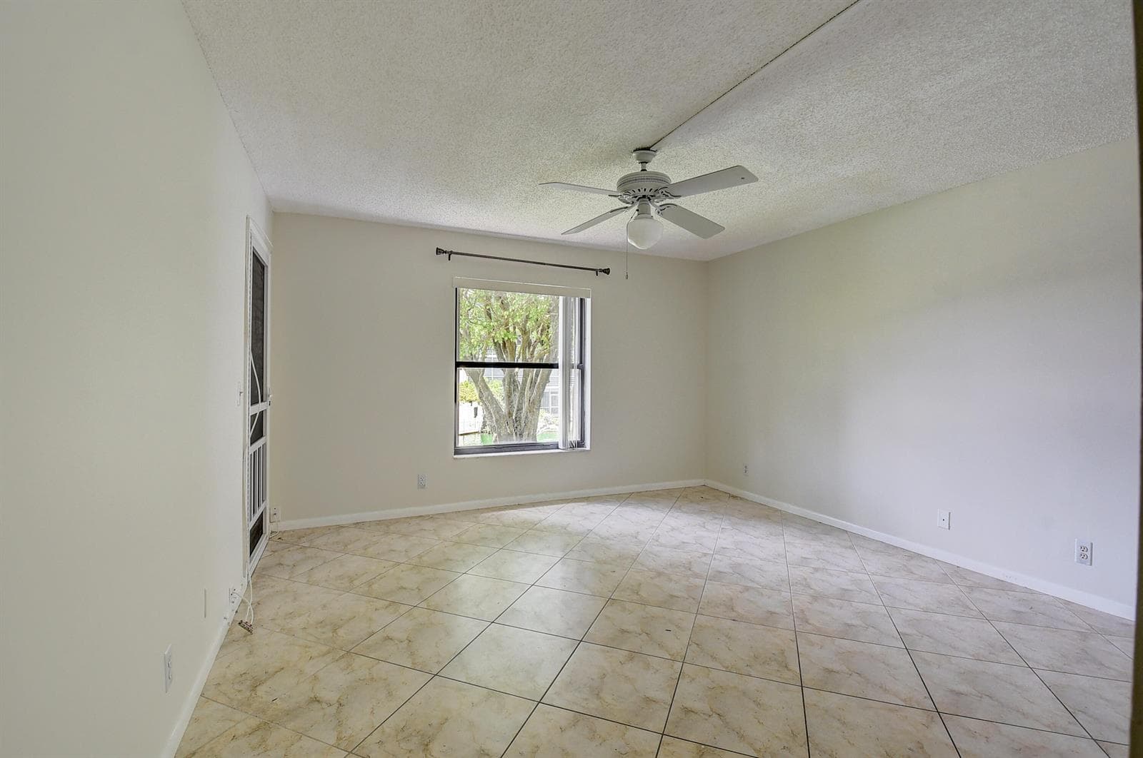 890 N Federal Highway 206 photo 17