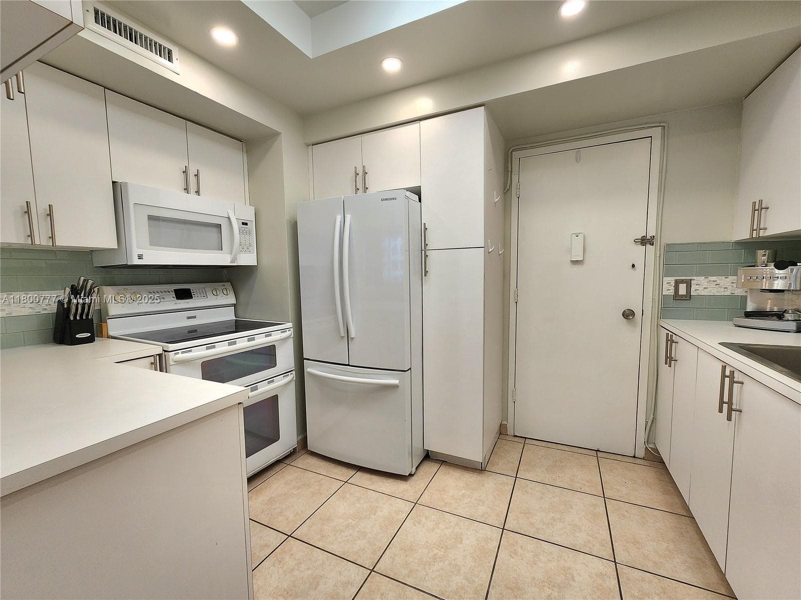 3505 S Ocean Dr 815 photo 13