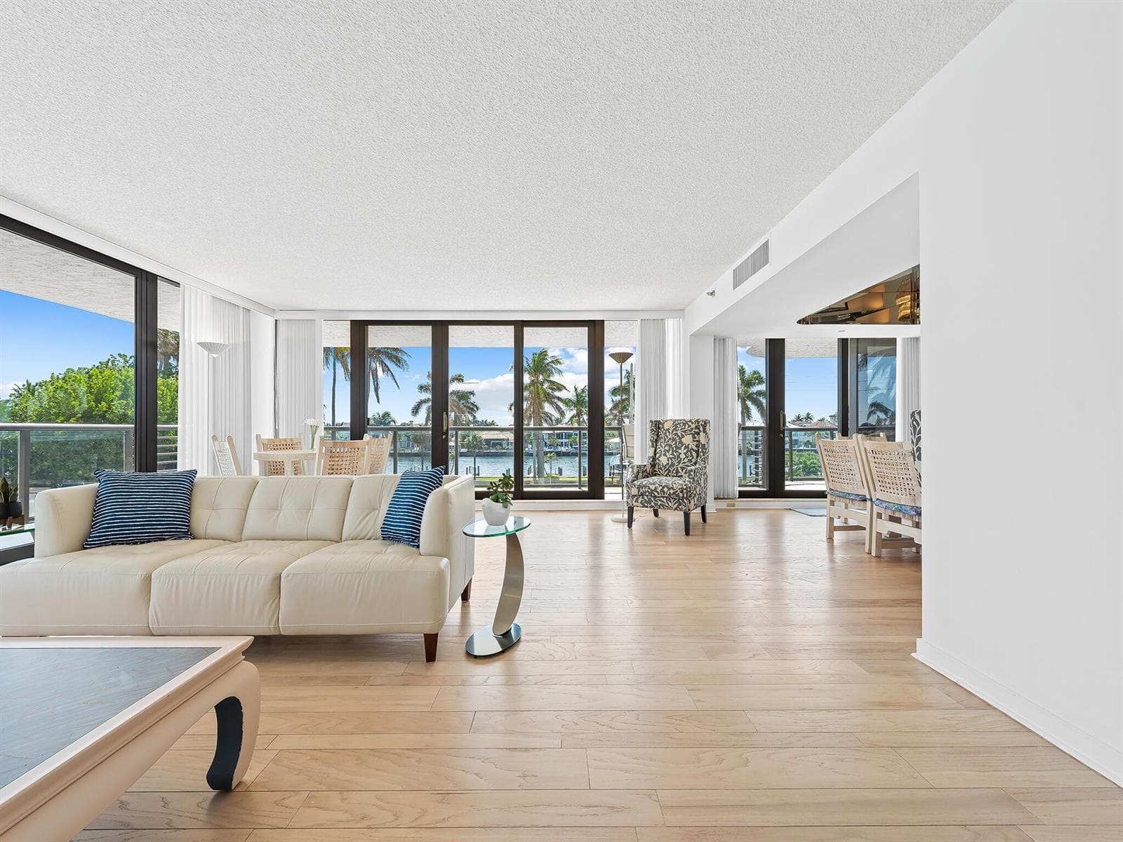 2727 S Ocean Boulevard 304 photo 2