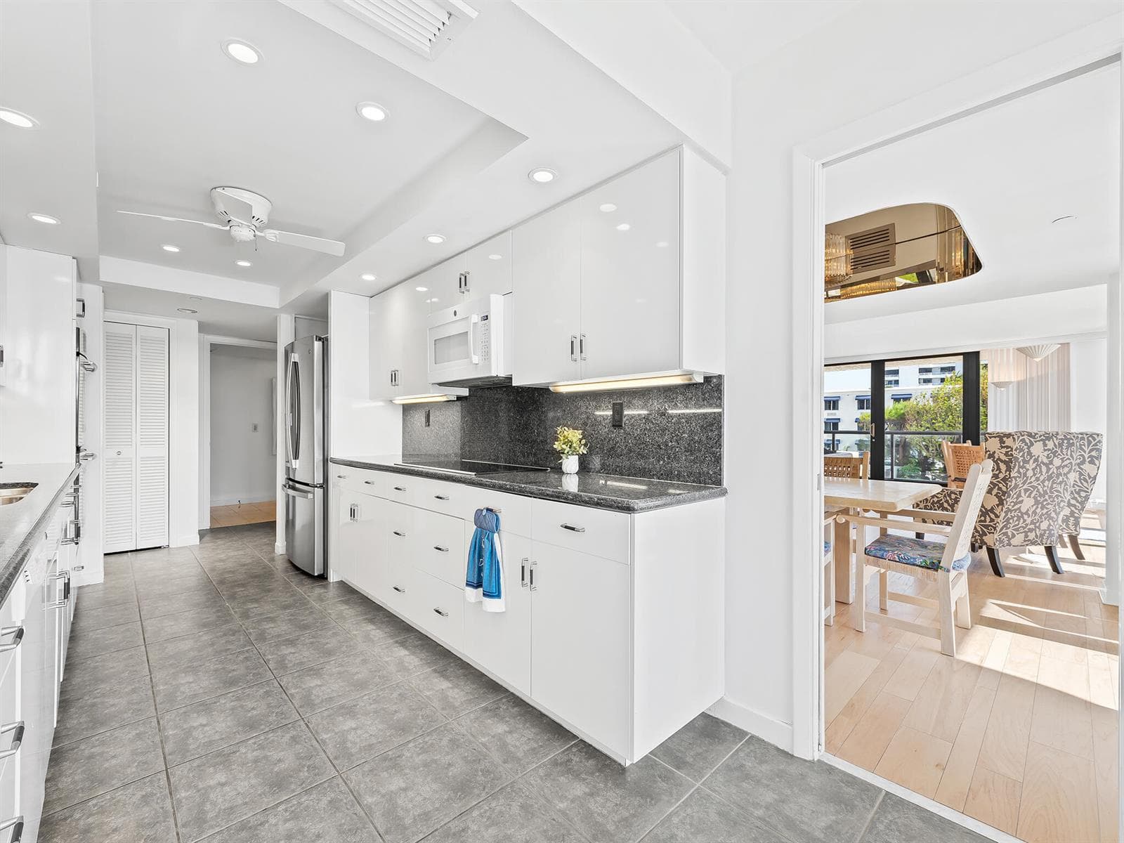 2727 S Ocean Boulevard 304 photo 17