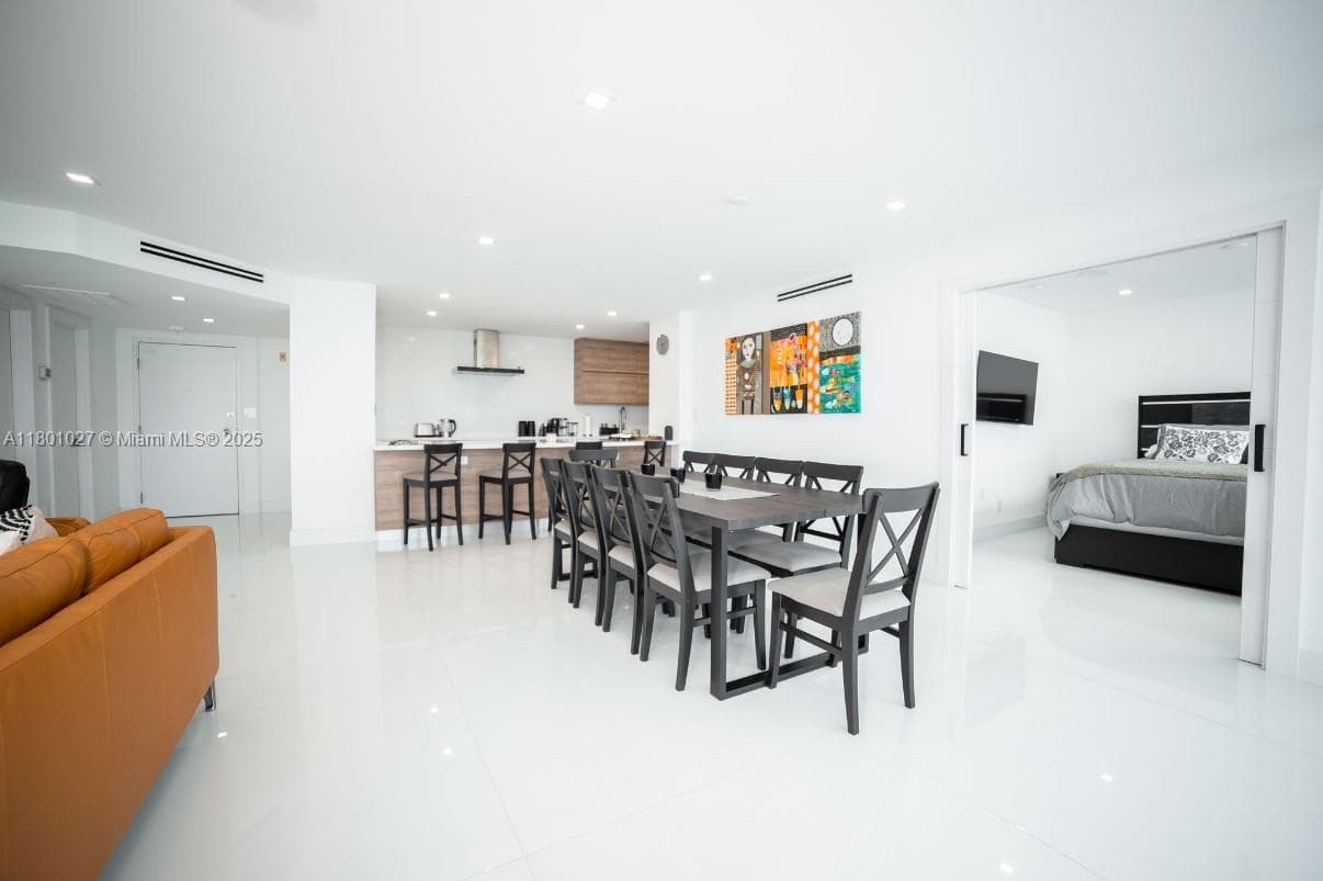 5600 Collins Ave 14K photo 23