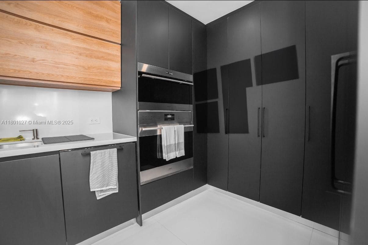 5600 Collins Ave 14K photo 6