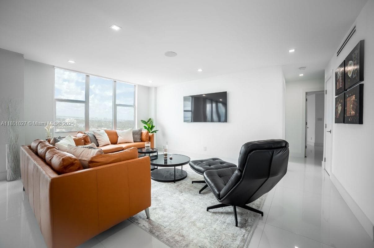 5600 Collins Ave 14K photo 22