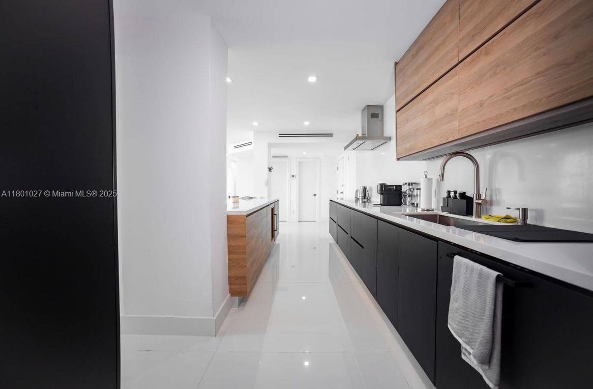 5600 Collins Ave 14K photo 5