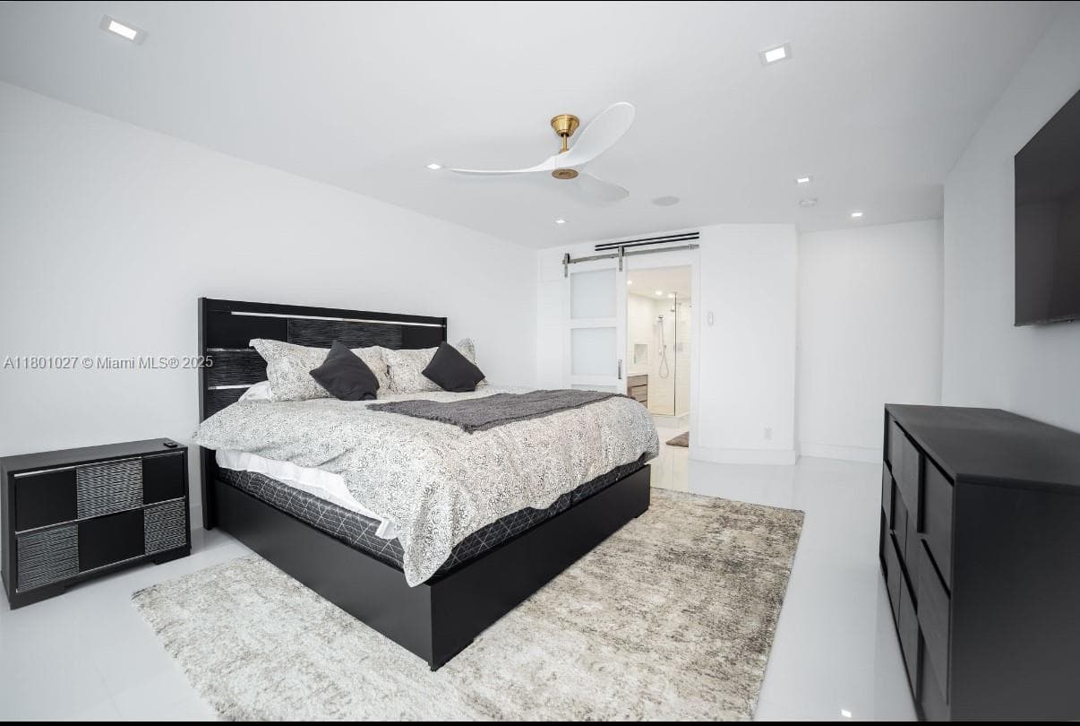 5600 Collins Ave 14K photo 8