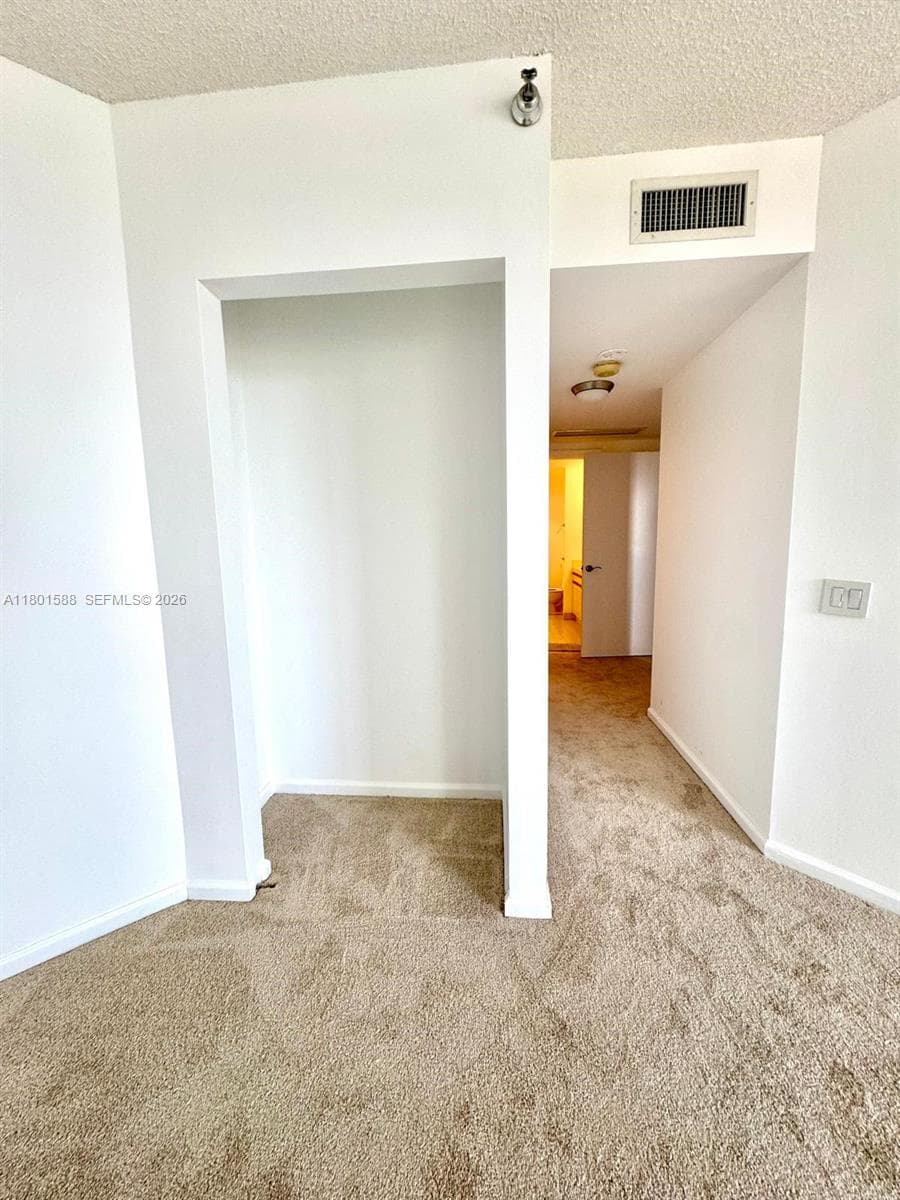3610 Yacht Club Dr 810 photo 16