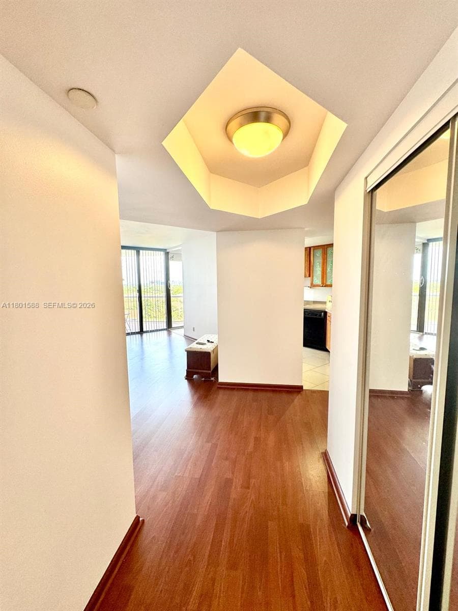 3610 Yacht Club Dr 810 photo 9