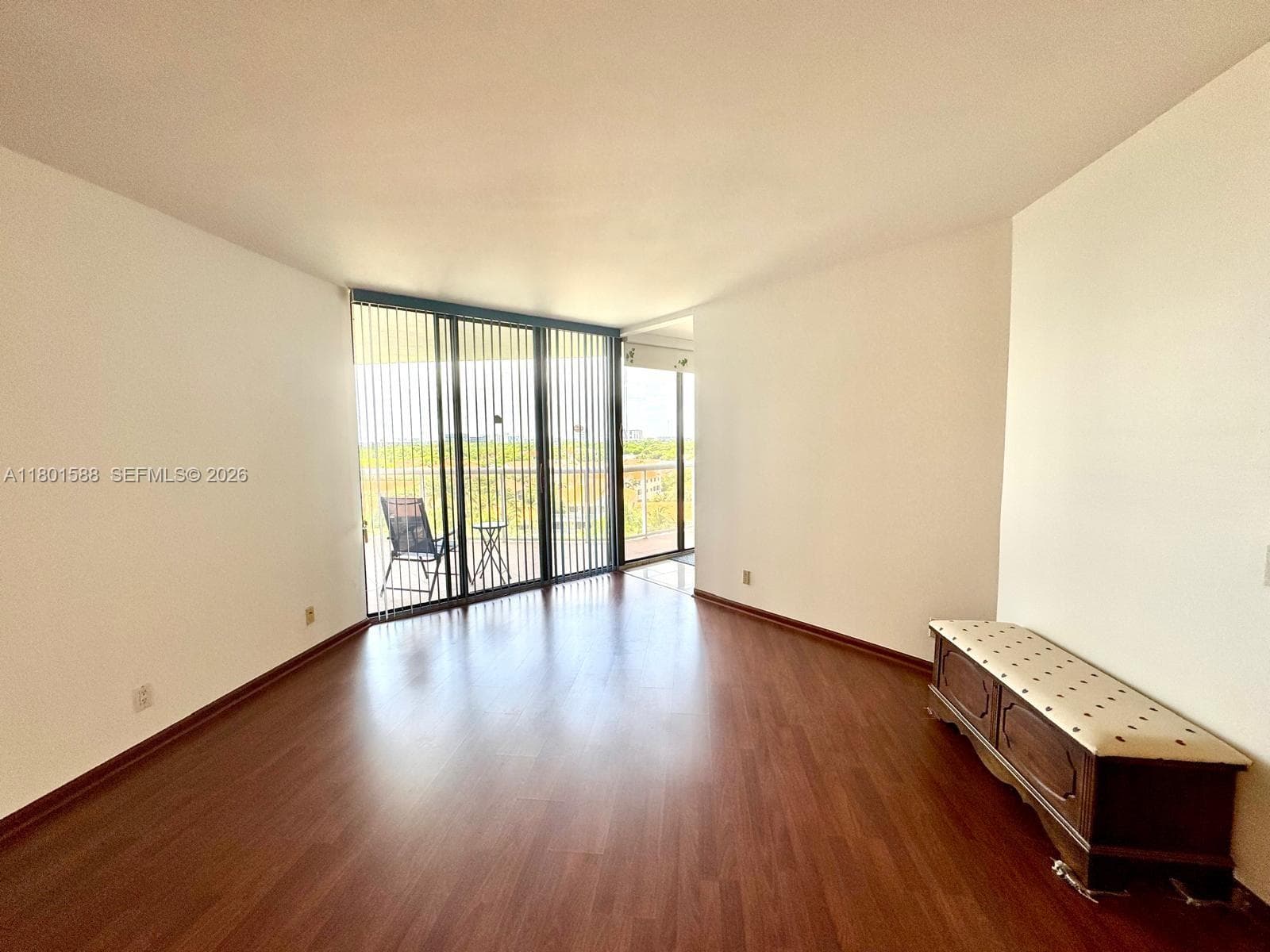 3610 Yacht Club Dr 810 photo 11