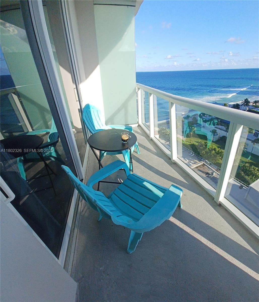 19201 Collins Ave 1105 photo 4
