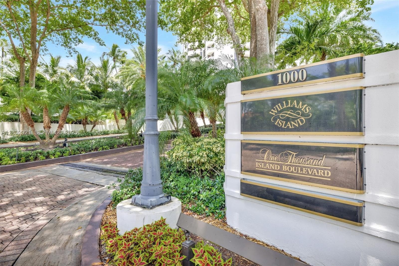 1000 Island Blvd 1508 photo 13