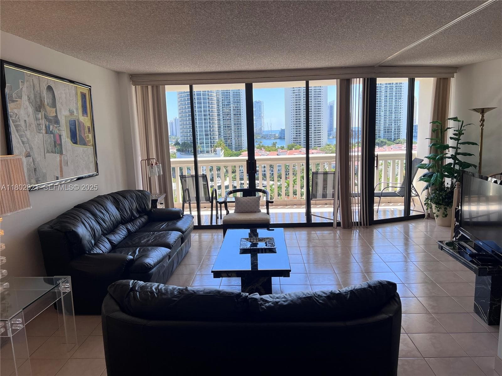 1000 Island Blvd 1508 photo 1