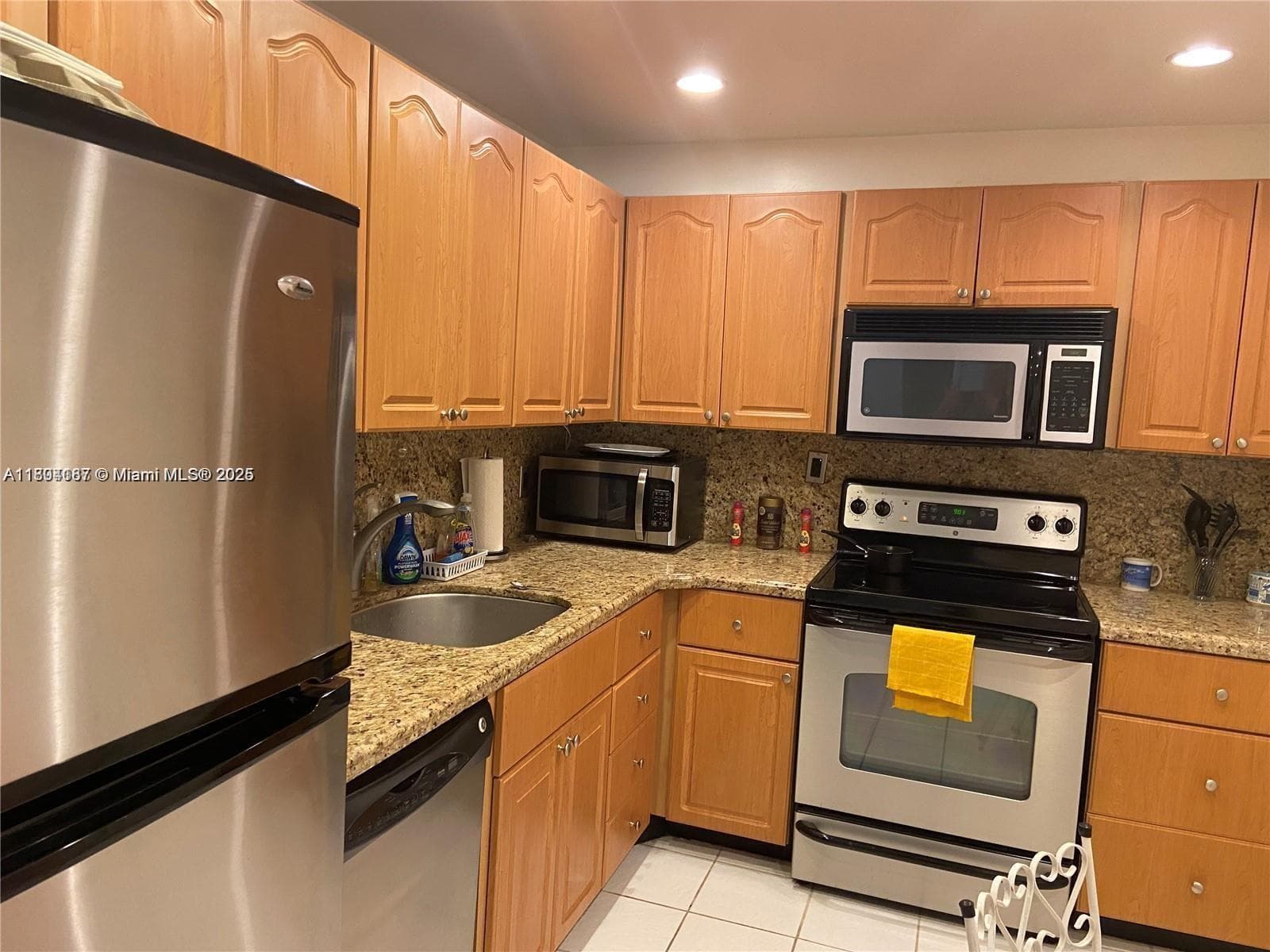 1980 Ocean Dr 2B photo 4