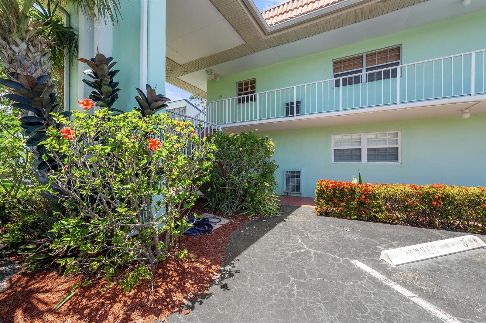117 Lehane Terrace 201 photo 5