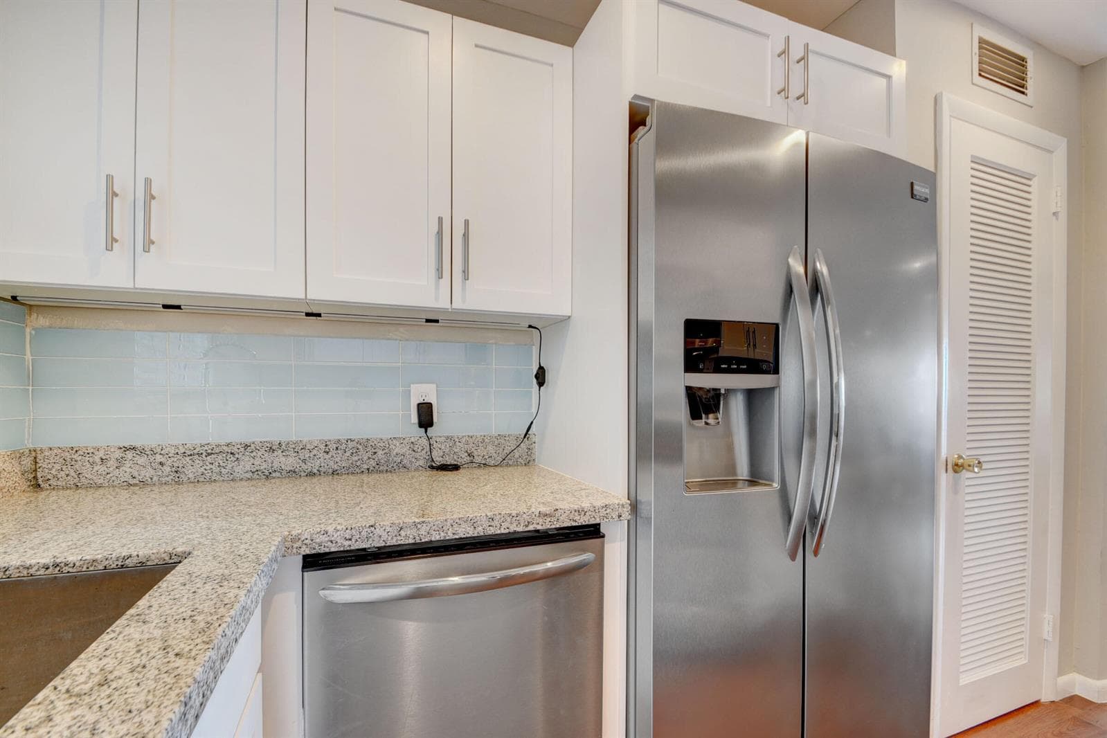 410 Wilma Circle 204 photo 7