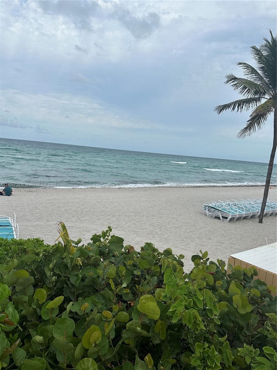 2501 Ocean Dr 1228 photo 2