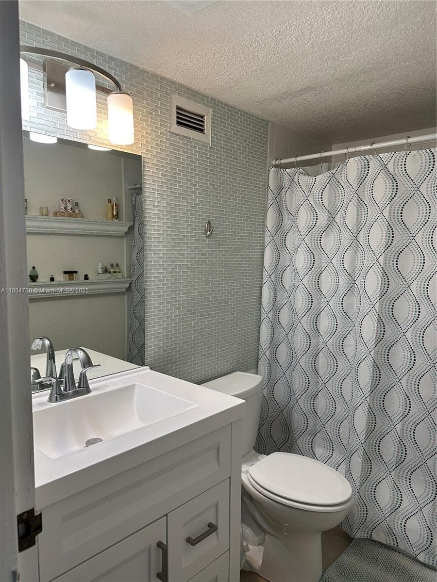 2501 Ocean Dr 1228 photo 14