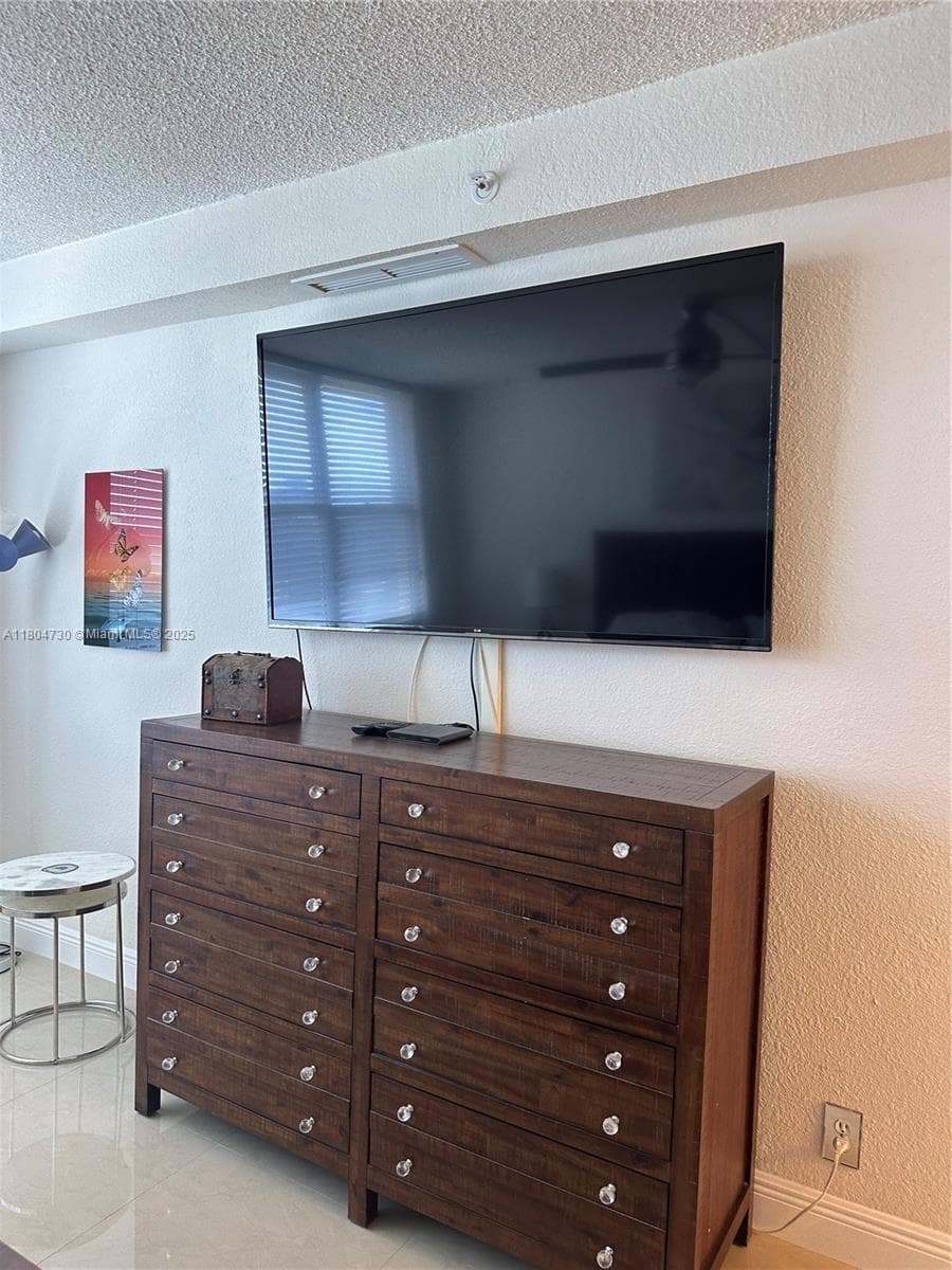 2501 Ocean Dr 1228 photo 11