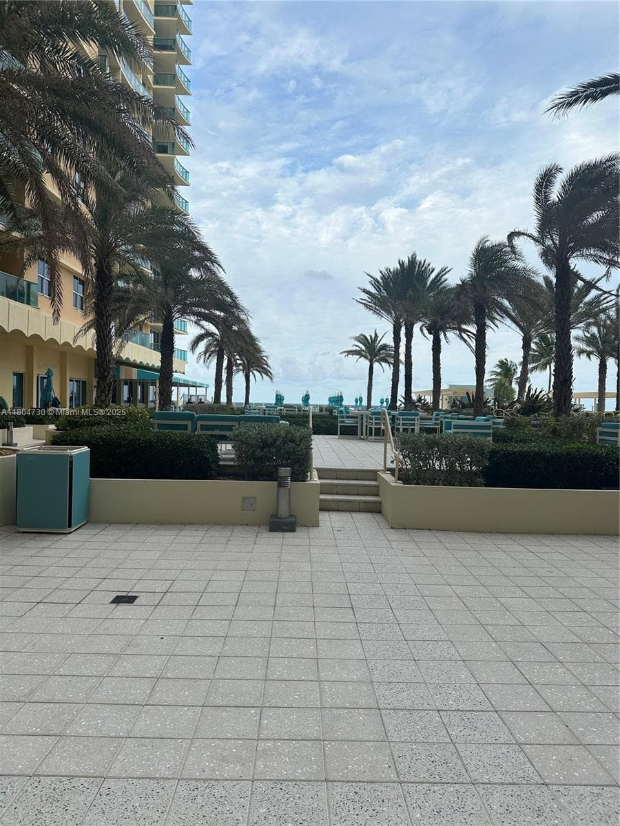 2501 Ocean Dr 1228 photo 4