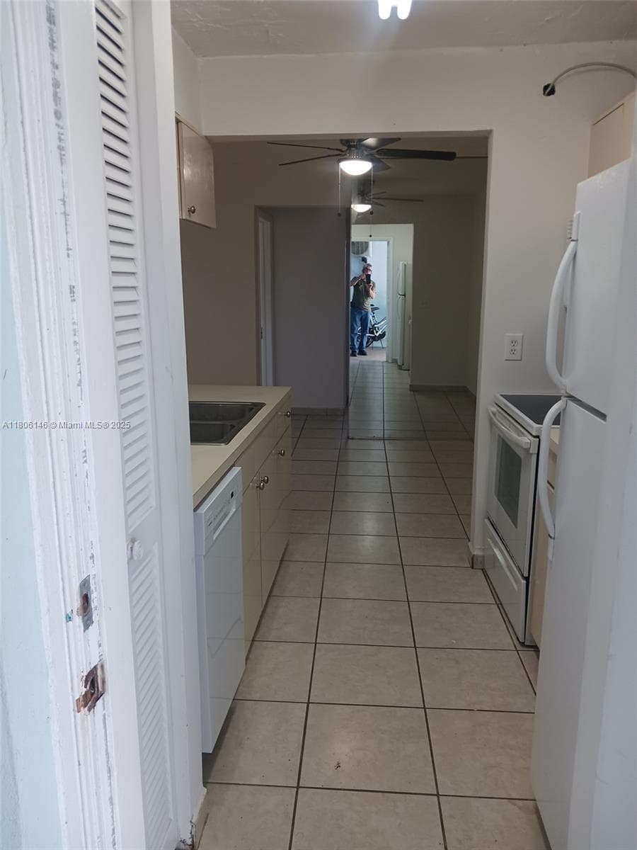 2700 NE 135th St 30 photo 2