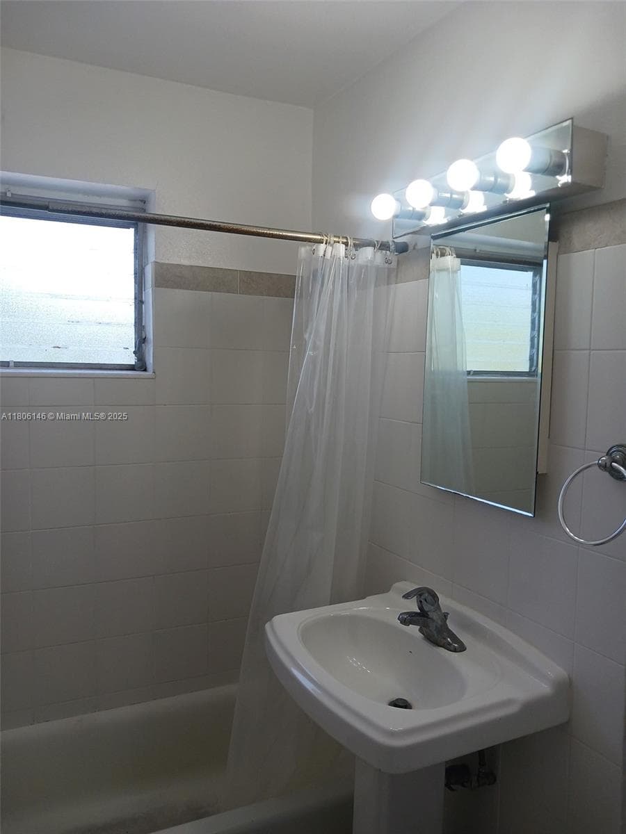 2700 NE 135th St 30 photo 9