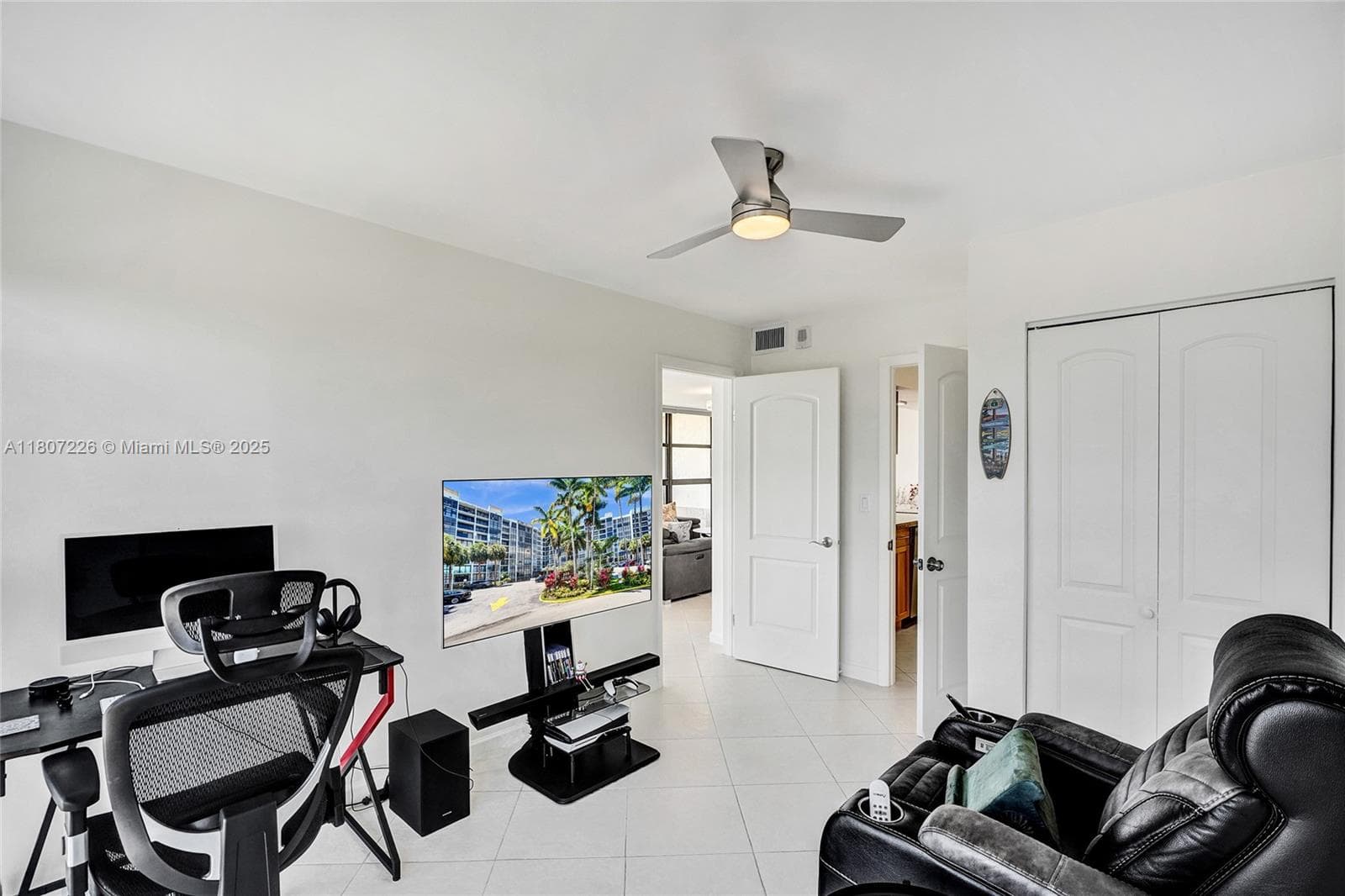 200 Leslie Dr 1031 photo 21