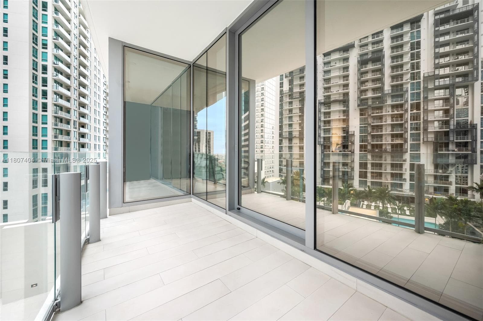 300 Biscayne Blvd Way 3509 photo 2