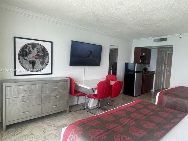 19201 Collins Ave 714 photo 7