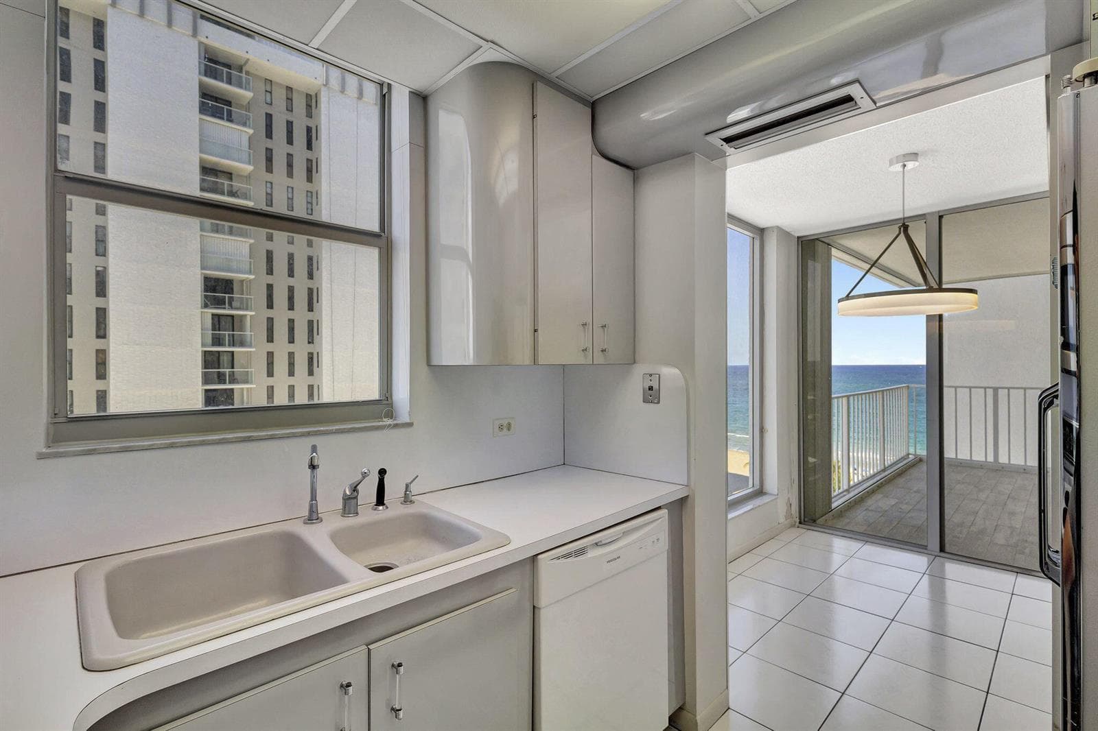 1010 S Ocean Boulevard 914 photo 21