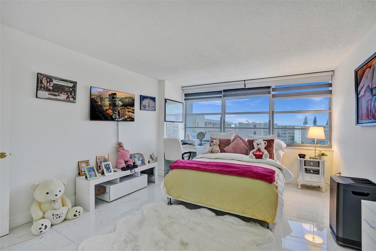 18041 Biscayne Boulevard 503 photo 23