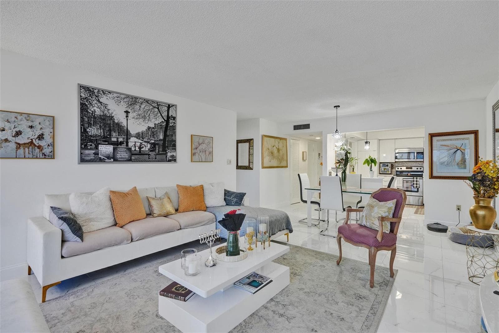 18041 Biscayne Boulevard 503 photo 2